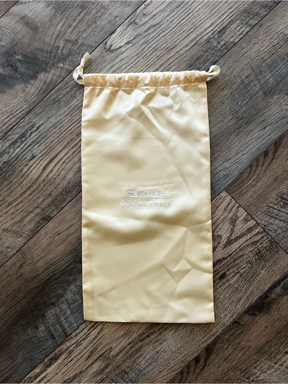 Butter yellow Stanley x LoveShackFancy 40 oz bag